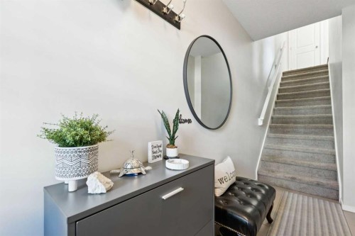 46 Kinlea Common Nw, Calgary, AB - Indoor Photo Showing Other Room