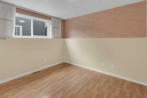79 Scenic Way Nw, Calgary, AB - Indoor Photo Showing Other Room