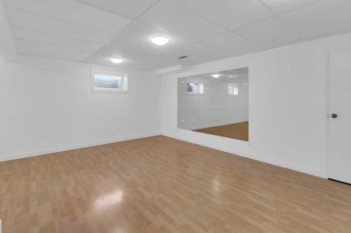 79 Scenic Way Nw, Calgary, AB - Indoor Photo Showing Other Room