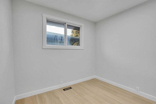 12112 Canfield Road Sw, Calgary, AB - Indoor Photo Showing Other Room