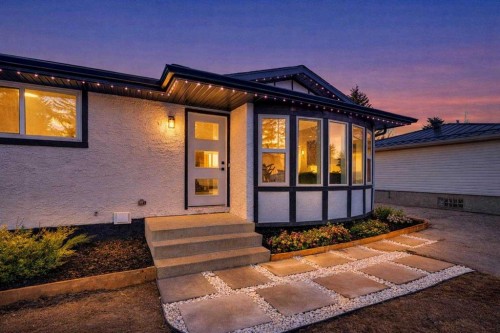 12112 Canfield Road Sw, Calgary, AB - Outdoor