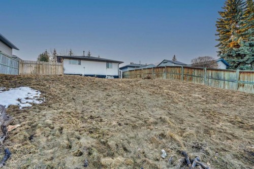 12112 Canfield Road Sw, Calgary, AB - Outdoor