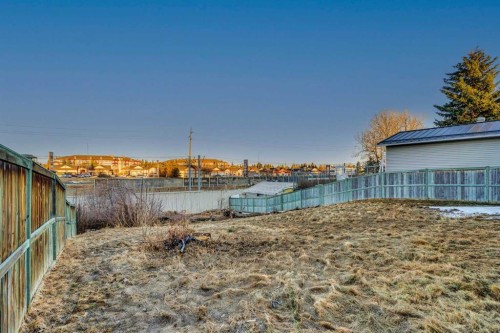 12112 Canfield Road Sw, Calgary, AB - Outdoor