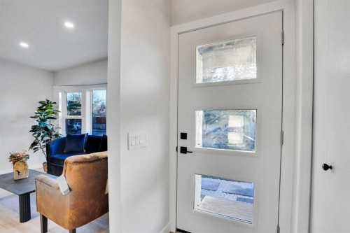 12112 Canfield Road Sw, Calgary, AB - Indoor