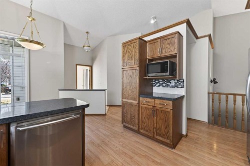 35 Douglasview Park Se, Calgary, AB - Indoor Photo Showing Kitchen