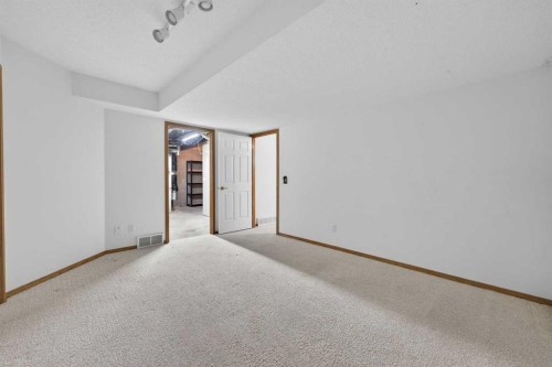 35 Douglasview Park Se, Calgary, AB - Indoor