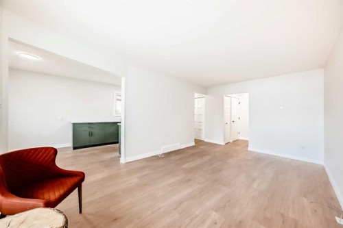 7634 24A Street Se, Calgary, AB - Indoor Photo Showing Other Room