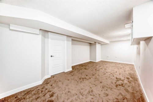 7634 24A Street Se, Calgary, AB - Indoor