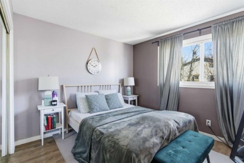 14767 Deer Ridge Drive Se, Calgary, AB - Indoor Photo Showing Bedroom