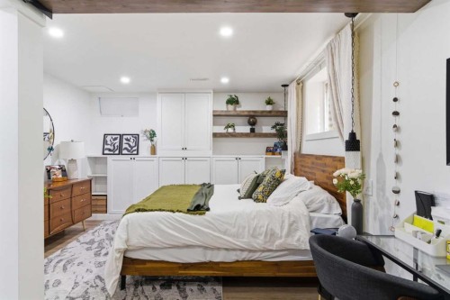 14767 Deer Ridge Drive Se, Calgary, AB - Indoor Photo Showing Bedroom