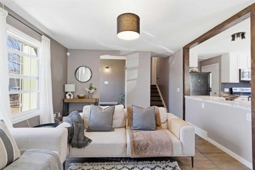 14767 Deer Ridge Drive Se, Calgary, AB - Indoor Photo Showing Living Room