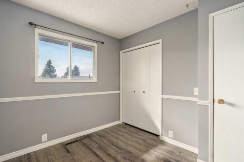 19 Bernard Drive Nw, Calgary, AB - Indoor Photo Showing Other Room