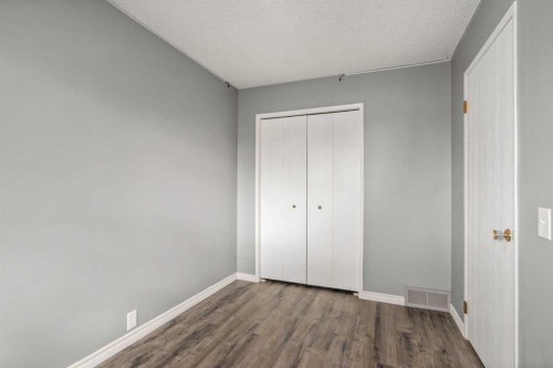 19 Bernard Drive Nw, Calgary, AB - Indoor Photo Showing Other Room
