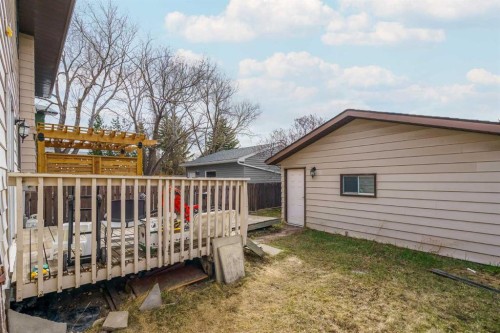 19 Bernard Drive Nw, Calgary, AB - Outdoor