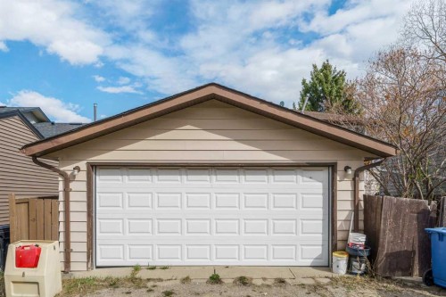 19 Bernard Drive Nw, Calgary, AB - Outdoor