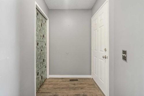 19 Bernard Drive Nw, Calgary, AB - Indoor Photo Showing Other Room