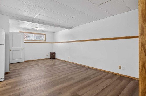 40 Erin Circle Se, Calgary, AB - Indoor Photo Showing Other Room