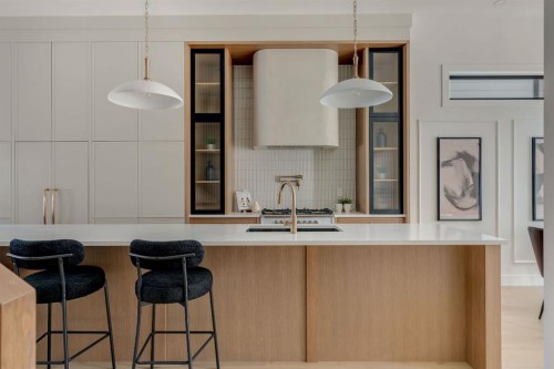 512 29 Avenue Nw, Calgary, AB - Indoor Photo Showing Kitchen