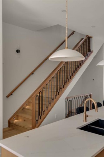 512 29 Avenue Nw, Calgary, AB - Indoor