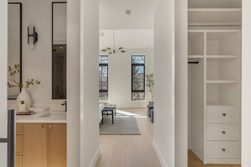 512 29 Avenue Nw, Calgary, AB - Indoor Photo Showing Other Room