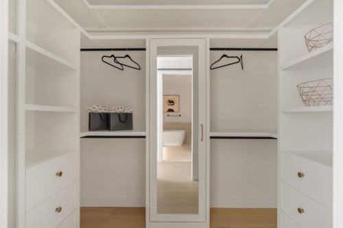 512 29 Avenue Nw, Calgary, AB - Indoor With Storage