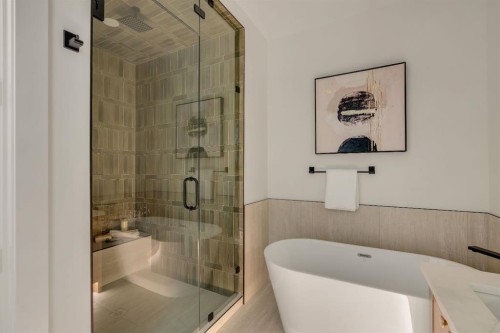 512 29 Avenue Nw, Calgary, AB - Indoor Photo Showing Bathroom