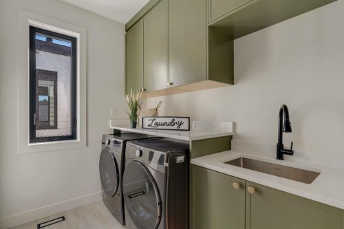 512 29 Avenue Nw, Calgary, AB - Indoor Photo Showing Laundry Room