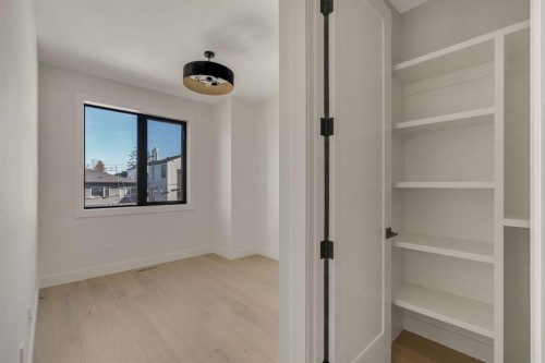 512 29 Avenue Nw, Calgary, AB - Indoor