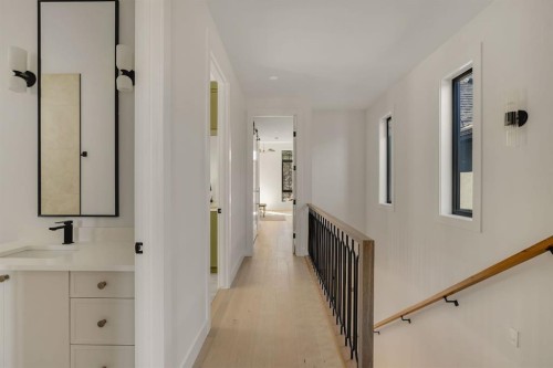 512 29 Avenue Nw, Calgary, AB - Indoor Photo Showing Other Room