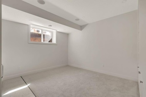 512 29 Avenue Nw, Calgary, AB - Indoor Photo Showing Other Room