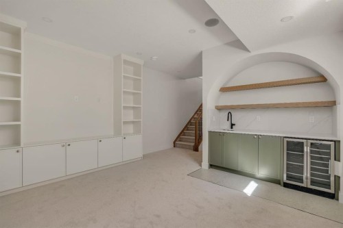 512 29 Avenue Nw, Calgary, AB - Indoor Photo Showing Other Room