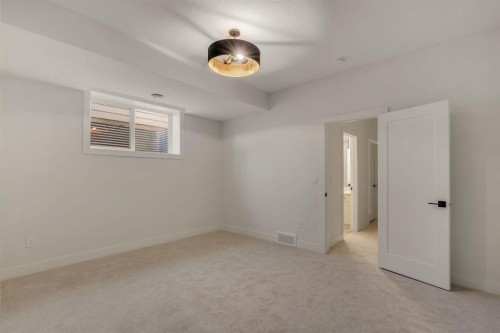 512 29 Avenue Nw, Calgary, AB - Indoor