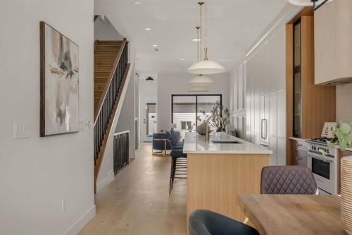 512 29 Avenue Nw, Calgary, AB - Indoor Photo Showing Other Room