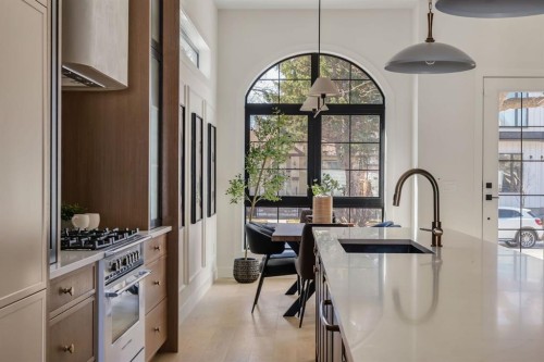 512 29 Avenue Nw, Calgary, AB - Indoor