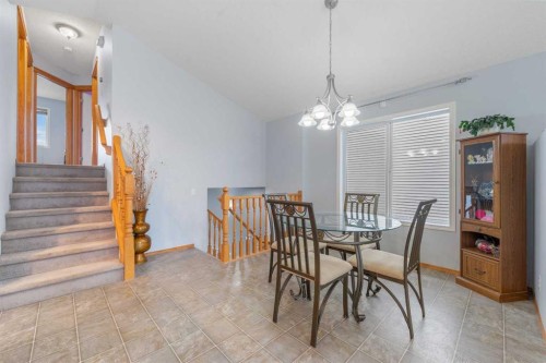 46 Cranberry Green Se, Calgary, AB - Indoor Photo Showing Dining Room