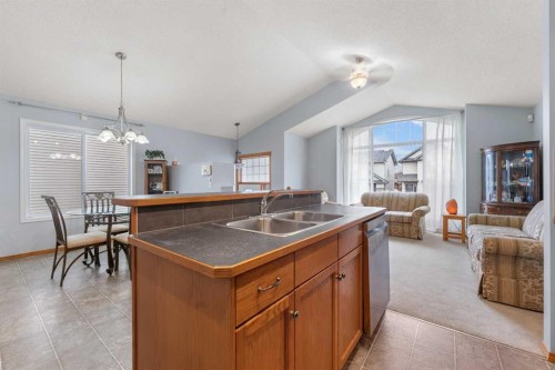 46 Cranberry Green Se, Calgary, AB - Indoor