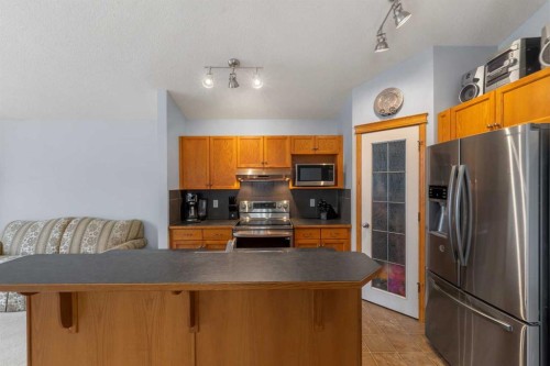 46 Cranberry Green Se, Calgary, AB - Indoor Photo Showing Kitchen