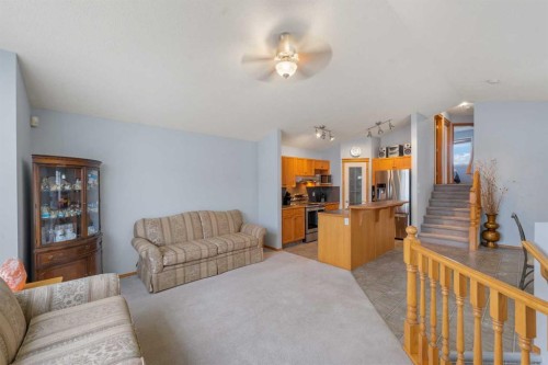 46 Cranberry Green Se, Calgary, AB - Indoor Photo Showing Living Room