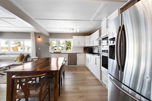 9828 Avalon Road Se, Calgary, AB - Indoor