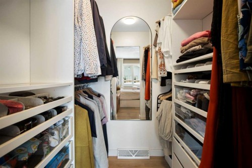 9828 Avalon Road Se, Calgary, AB - Indoor With Storage