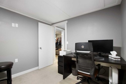 9828 Avalon Road Se, Calgary, AB - Indoor Photo Showing Office