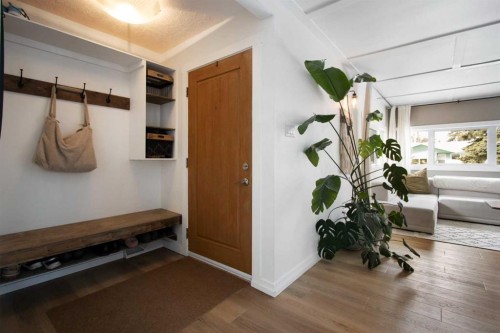 9828 Avalon Road Se, Calgary, AB - Indoor Photo Showing Other Room