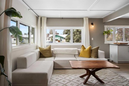 9828 Avalon Road Se, Calgary, AB - Indoor