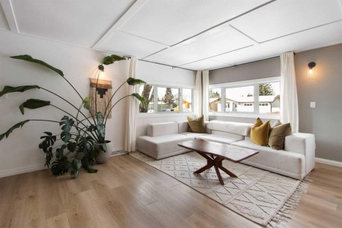 9828 Avalon Road Se, Calgary, AB - Indoor