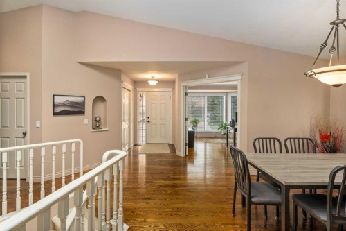 28 Hamptons Rise Nw, Calgary, AB - Indoor Photo Showing Dining Room