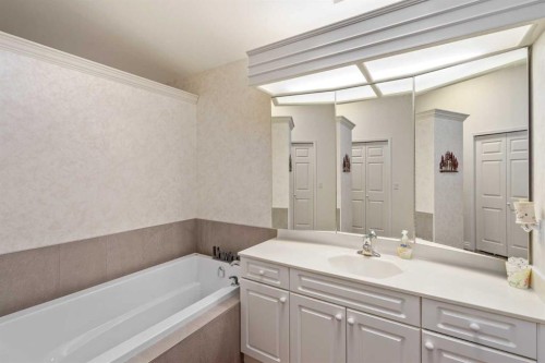 28 Hamptons Rise Nw, Calgary, AB - Indoor Photo Showing Bathroom