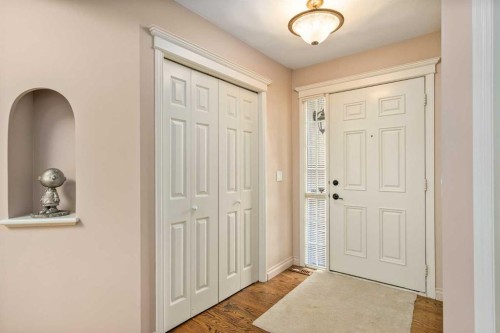 28 Hamptons Rise Nw, Calgary, AB - Indoor Photo Showing Other Room