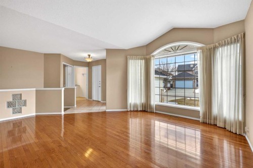 711 Diamond Court Se, Calgary, AB - Indoor Photo Showing Other Room