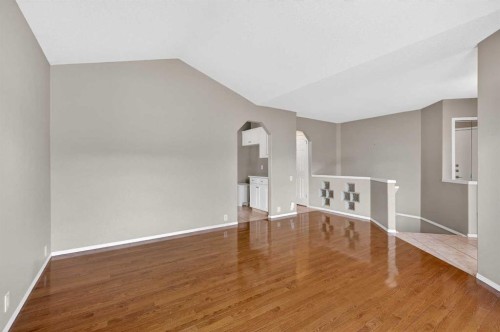 711 Diamond Court Se, Calgary, AB - Indoor Photo Showing Other Room