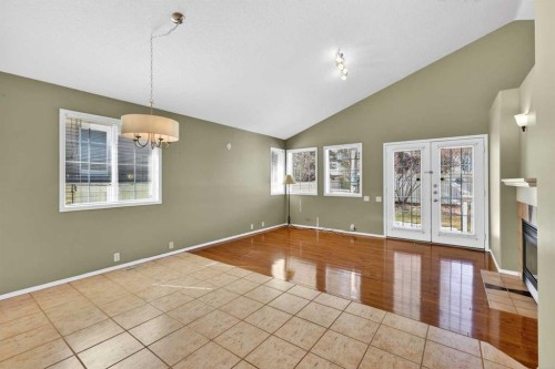 711 Diamond Court Se, Calgary, AB - Indoor Photo Showing Other Room